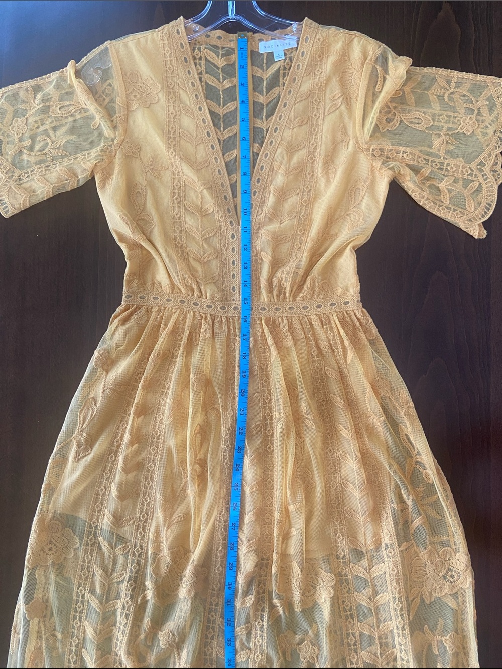 Socialite Yellow Lace Jumpsuit with V-Neck, sheer back, shorts underneath. Small - Picture 8 of 16